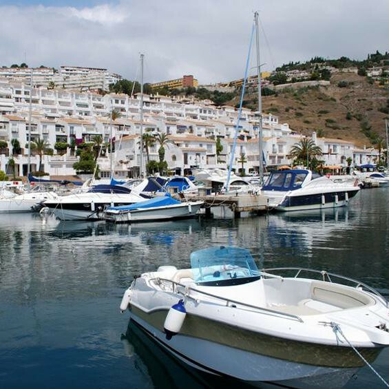 Six Mile Lake Marina